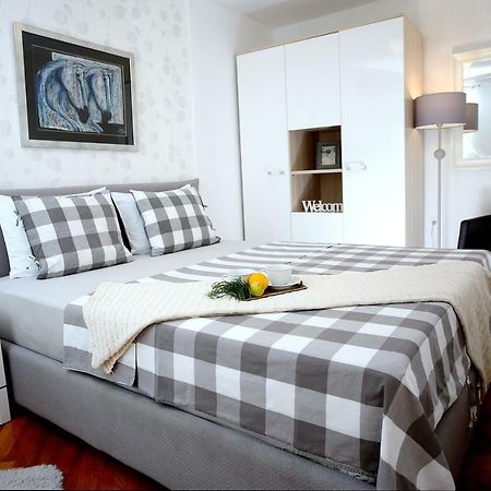 Charming Seaside Apartment Примоштен Экстерьер фото