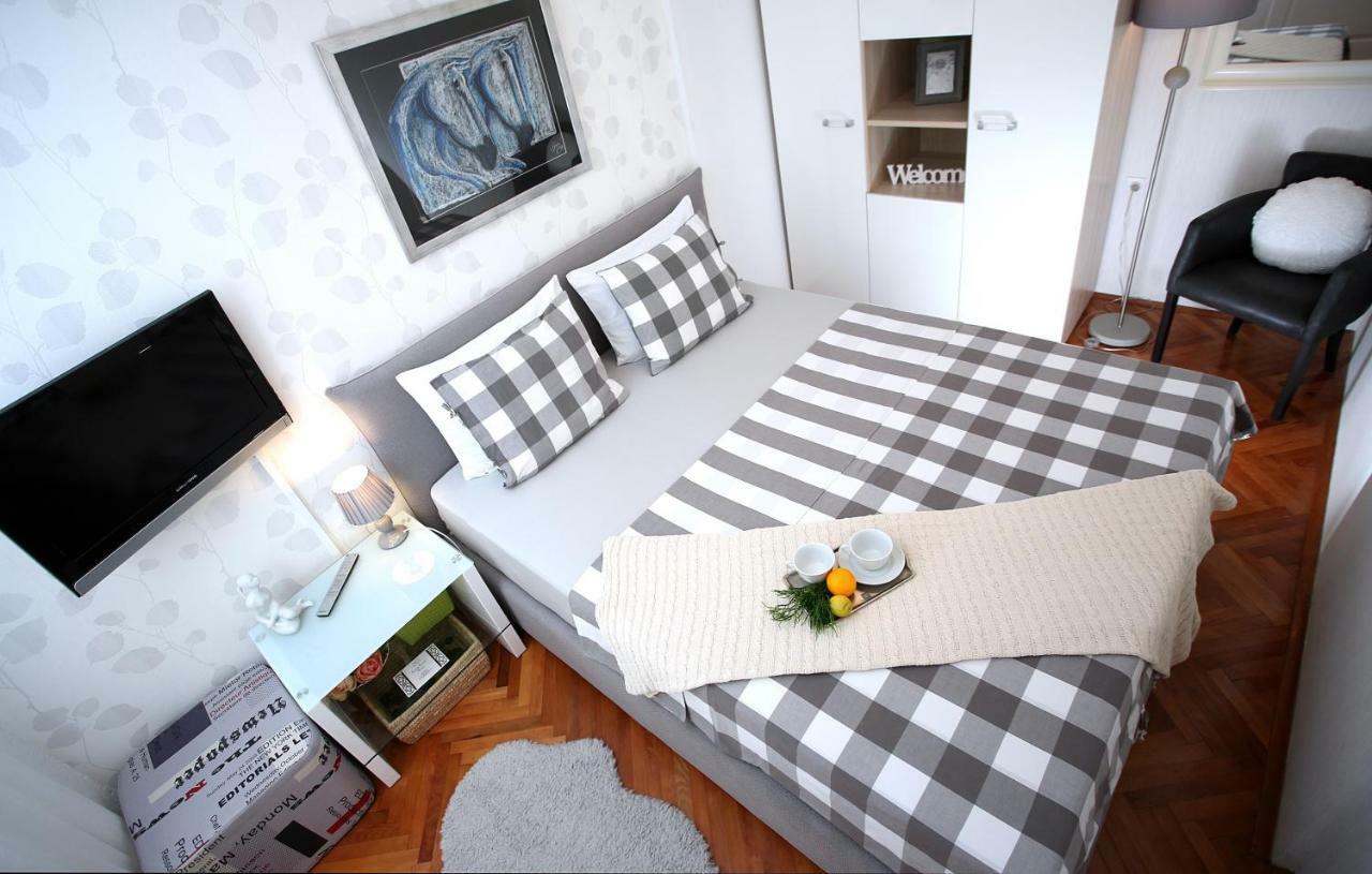 Charming Seaside Apartment Примоштен Экстерьер фото